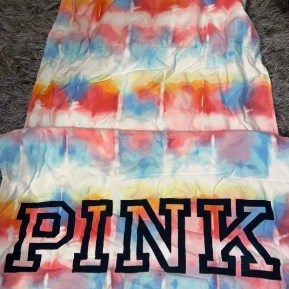 VS PINK Tie Dye Collectors Beach Towel Totebag- RARE - Picture 4 of 5